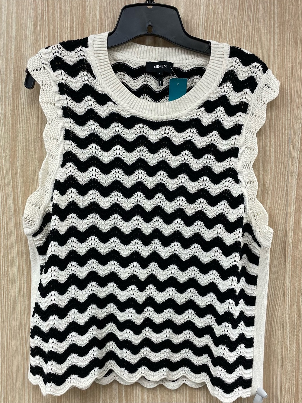 Me + Em Cream Striped Sweater Vest Size Large - Picture 1 of 7